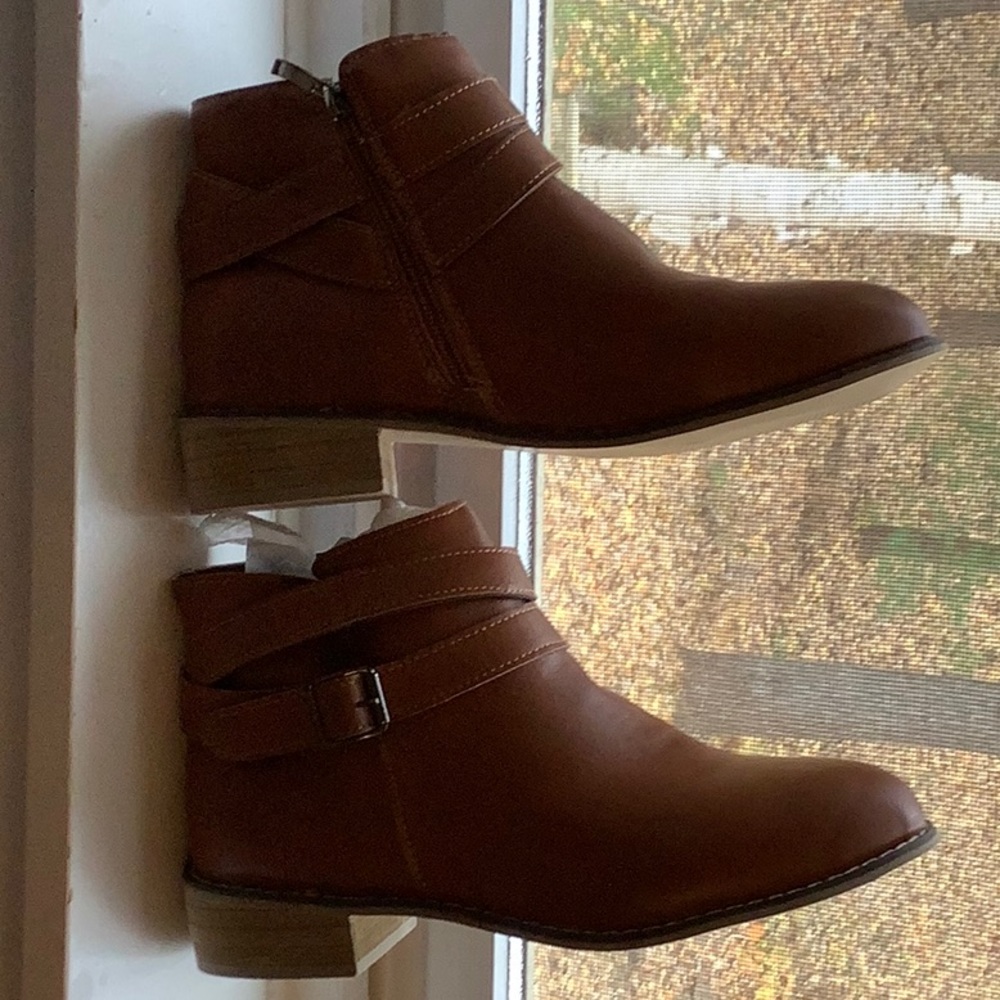 Adorable new booties, size 37